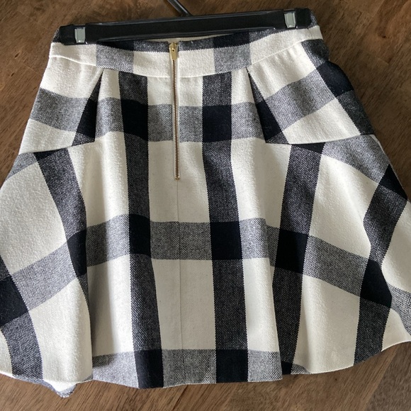 Taylor Swifts Banana Republic Plaid Skirt - Picture 8 of 8